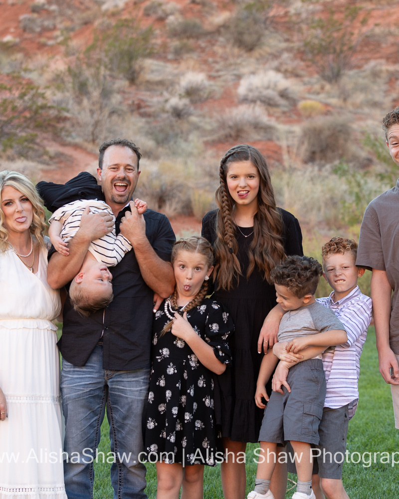 Grass and Red Rock Family Photo | St George Utah Family Photographer