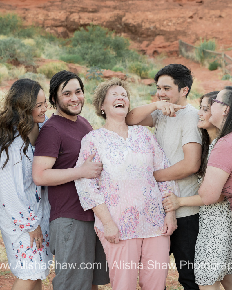 Family Laughter Among the Red Rocks | St George Utah Extended Family Photographer