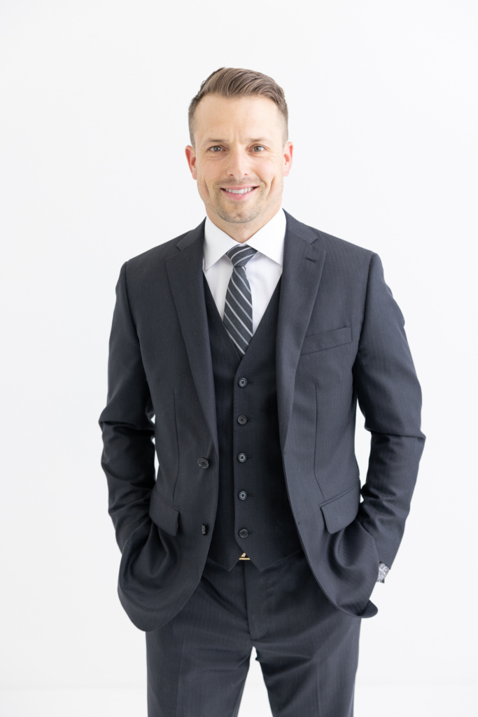 real estate agent 3 piece suit